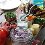 Konukevi Landhotel Moarwirt